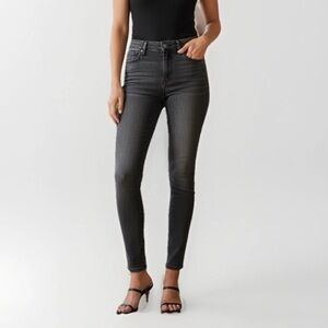 Levi's Signature Black Womens Sz 16 33x28 Mid Rise Skinny Jeans Stretch Denim